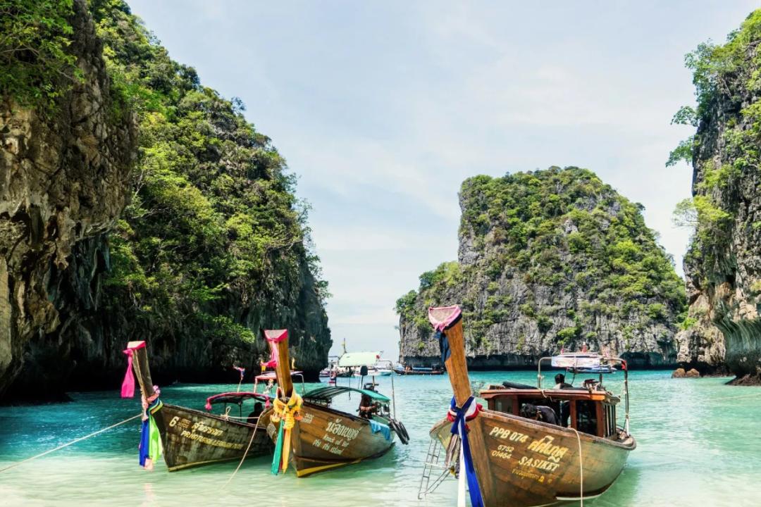 https://media.leisurecom.com/cruise/image-2025-08-07-17-08-16.webp